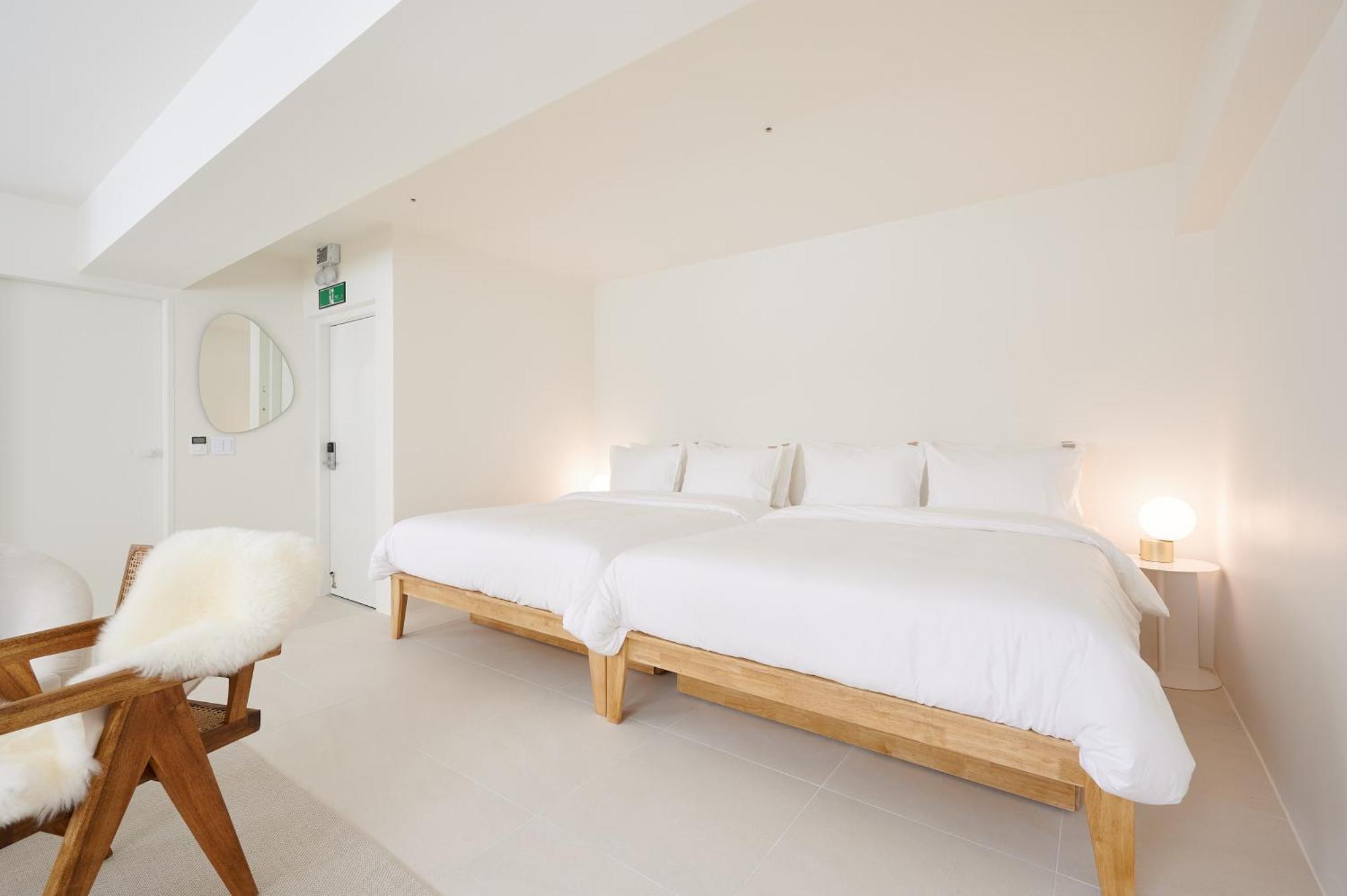 דירות סיאול White Linen House חדר תמונה